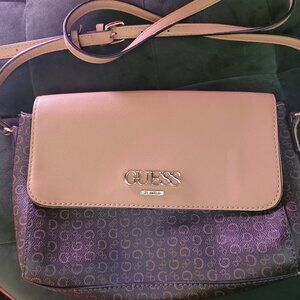 GUESS muze logo crossbody